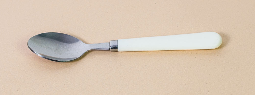 Cucchiaio beige fine