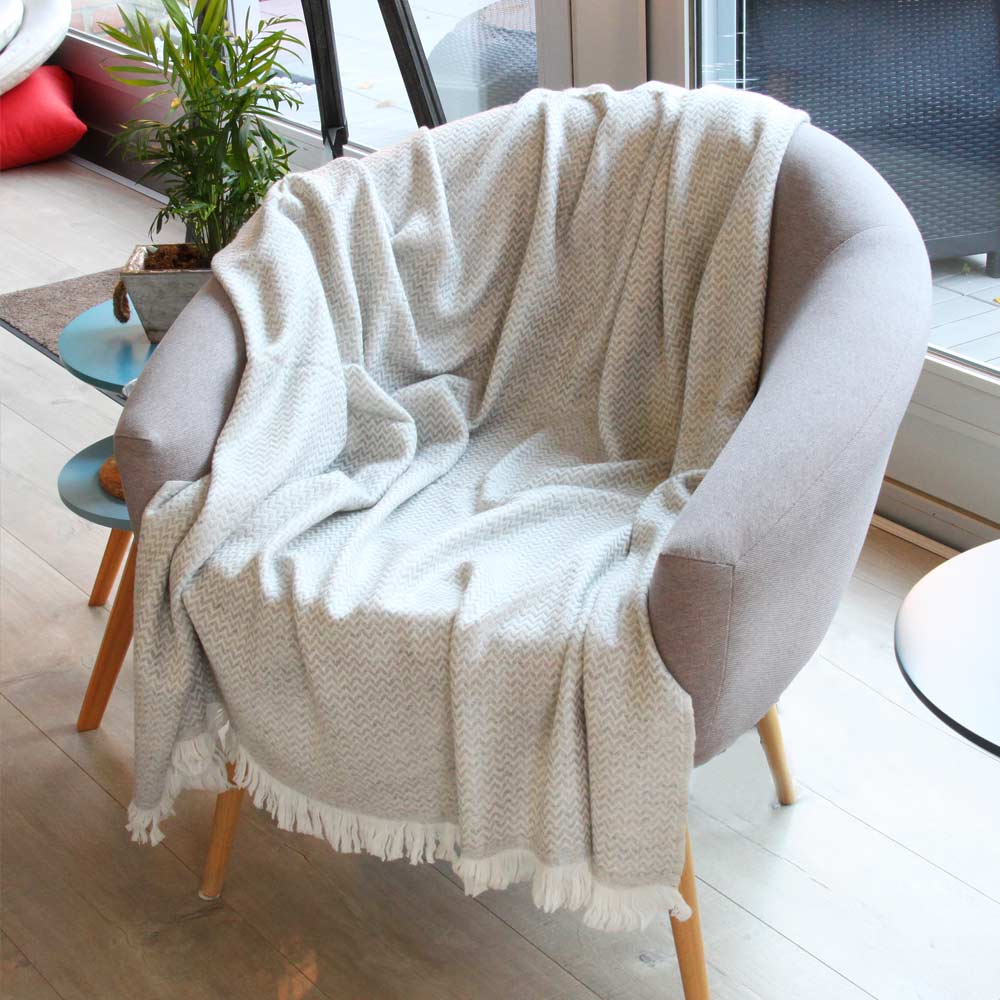 Plaid leggero cachemire e lana motive chevron grigio - 130 x 230 cm