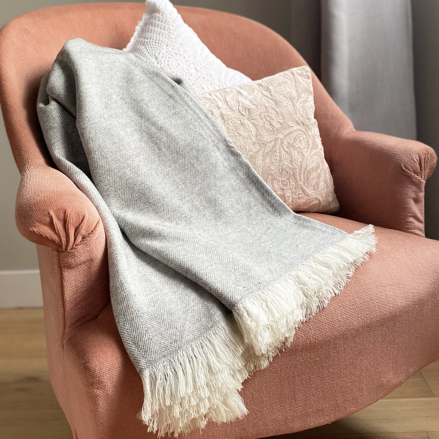 Plaid leggero cashmere e lana motivo grande chevron Grigio Topo